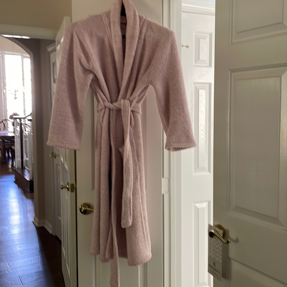 Barefoot dreams plush cozy robe
